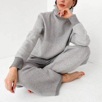 Mira - Stylish Gray Winter Loungewear Set with Zigzag Pattern for Women